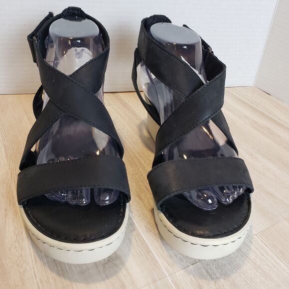 Born Deshka Black Leather Gladiator Sandal Size 9 CrissCross Straps - Picture 2 of 7